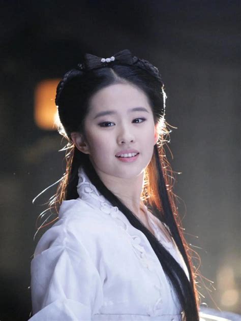 Liu Yifei Revealed That She Was Once Bullied By Korean Girls Don T Be Silent Resist Bravely