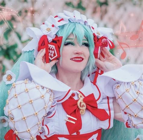 Sarah Spaceman Strawberry Miku 15th Anniversary Cosplay photo by ...