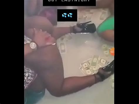 Chocolat Cul Secouant Dans Club XVIDEOS