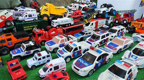 Meluncurkan Mobil Polisi Mobil Ambulance Patwal Damkar Bus School Jeep