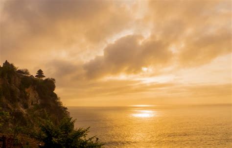 Uluwatu Sunset Experience - Luxury Bali Travel