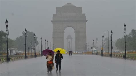 Photos Fresh Spell Of Rainfall Batters Parts Of Delhi Hindustan Times