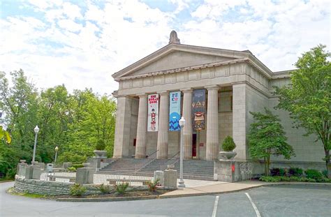 Cincinnati Uncovered A Travelers Guide To Ohios Cultural Treasure