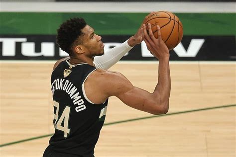 Nba Star Giannis Antetokounmpo Shows Off Football Skills And Jokes About Saudi Move