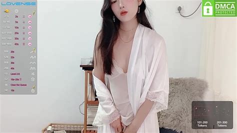 AnnaWell Naked Stripping On Cam For Live Sex Video Chat AmateurGang