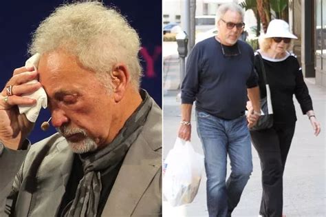 Sir Tom Jones Pays Emotional Tribute To Late Wife Linda At Pride Of Britain Mirror Online