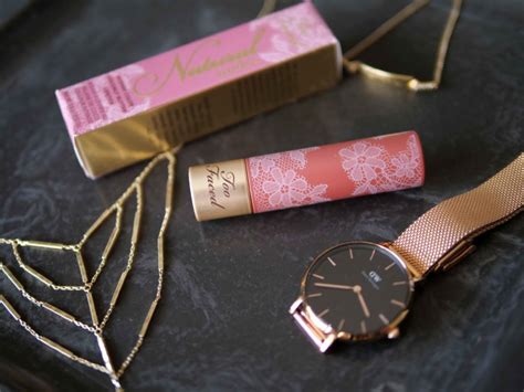 Rouge à lèvres Natural Nude Too Faced Mention très bien Les Sens de Capucine