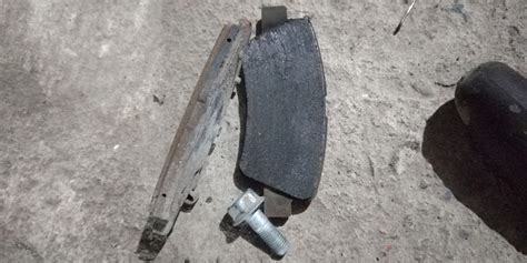 Первая замена задних колодок 96300км. — KIA Carens IV, 2 л, 2013 года ...