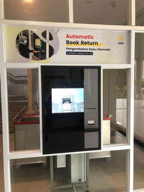 automatic book return teknologi canggih  dimiliki upt perpustakaan