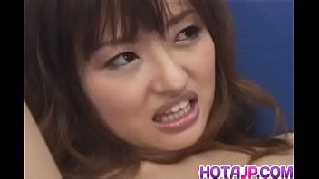 La Milf Japonaise Saori Se Fait Baiser La Chatte Poilue Avec Des Jouets Sur Un Canap Plus