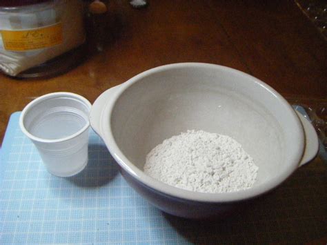 Делаем из гипса миниатюрные вазочки