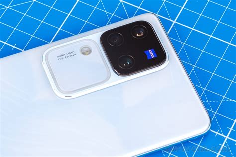 vivo V30 Pro review: Design, build quality, handling