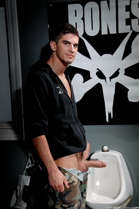 Tyler Torro Porn Image 8689