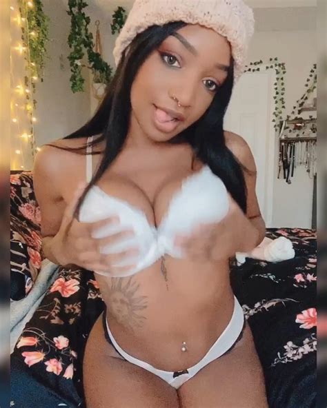 KayyyBear Thong Twerk Pussy Slip Onlyfans Video Leaked Lewd Influencers