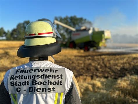 Bocholtde Fw Bocholt Brennender Mähdrescher