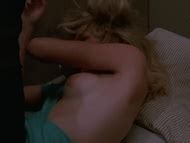 Shari Shattuck Desnuda En The Naked Cage