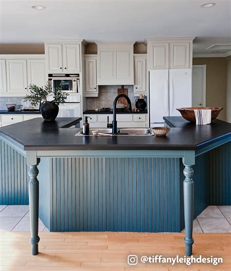 Double the Beauty of Your Kitchen With a Two-Tone Approach | Home Hardware