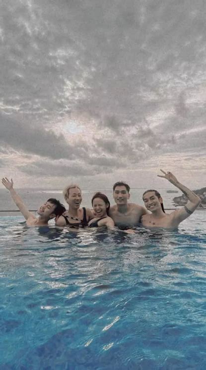 Khoe Nh Bikini N Di N Vi N Vbiz B Soi Ch N Quang H I