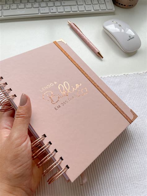 Caderno Lendo A B Blia Em Dias Nude Luxo Love Prints Papelaria Criativa