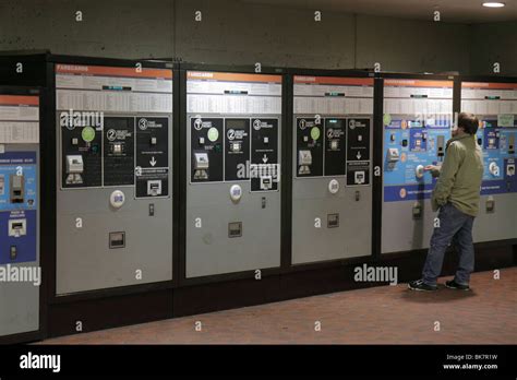 Washington Dcgallery Place Metro Station Systemvending Machinefare