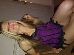 Spectaculaire blonde de a sucé la bite de son petit ami dans ce talent