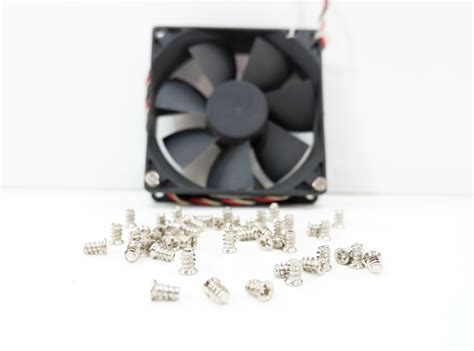 Саморез для вентилятора охлаждения в корпус ПК 10x5мм 4шт.