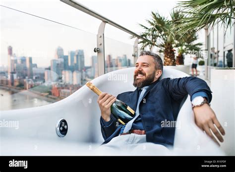 Empty Hot Tub Hi Res Stock Photography And Images Alamy