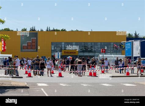 Ikea lakeside shopping centre hi-res stock photography and images - Alamy