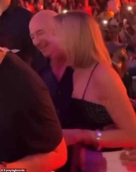 Video Of Jeff Bezos Wrapping His Arm Around Lauren Sanchez S Pal Goes