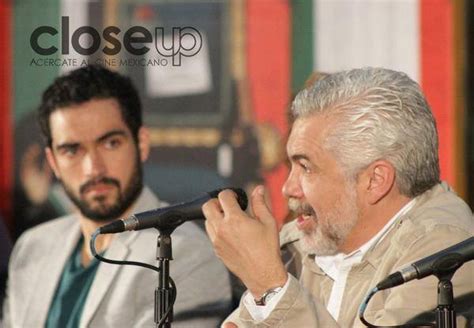 Alfonso Herrera Na Coletiva De Imprensa De La Dictadura Perfecta No