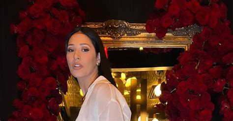 Look de Simaria deixou lingerie da cantora à mostra Purepeople