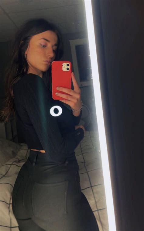 Her Ass Looks Amazing In Those Jeans R Sexygirlsinjeans