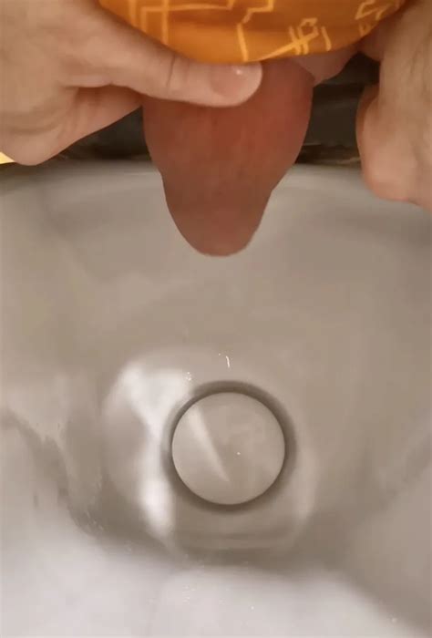 PUBLIC URINARY 39 Nude Pics XHamster