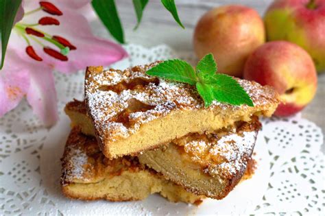 Классическая шарлотка с яблоками и нектаринами - пошаговый рецепт с ...
