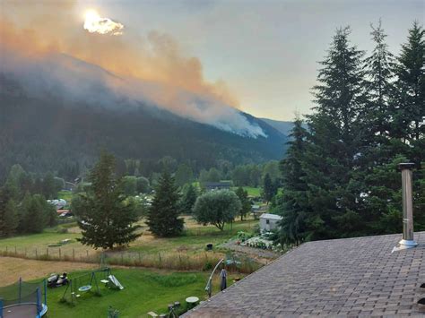 Bc Wildfire Crews Ready At Heffley Louis Creek Rd As Embleton Mountain