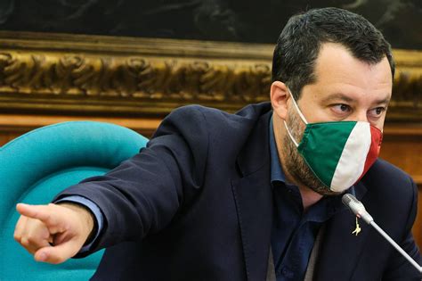 Salvini No Alle Adozioni Gay A Bruxelles Serve Un Grande Gruppo Di Centrodestra Che Lo Dica
