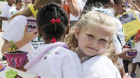 Jefferson First Graders Meet Pen Pal Friends From Ferguson Florissant Belleville News Democrat