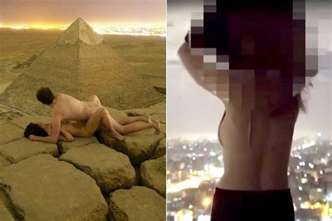 Egypt Great Pyramid Climbers Two Arrested Over Naked Photoshoot On