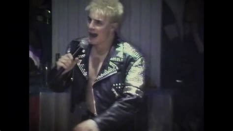 Auscaps Robbie Williams Nude In Robbie Williams Let S Get Wrecked