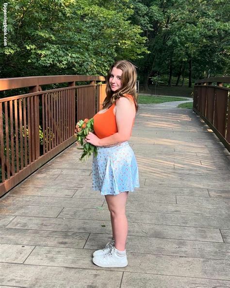 Izabella Mandityizabella Nude OnlyFans Leaks Fappening FappeningBook