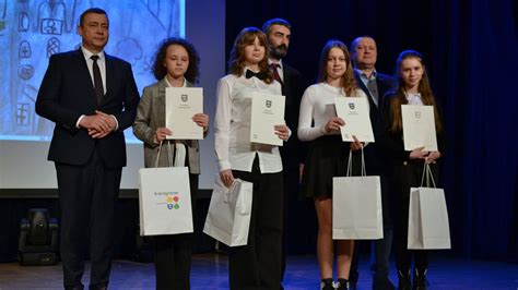 Znamy Zwyci Zc W Xxiv Konkursu Plastycznego I Literackiego Moje Miasto