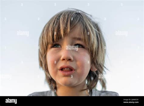 Hug Crying Outdoors Hi Res Stock Photography And Images Alamy