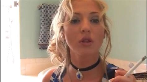 Smoking Vanessa Porn Videos