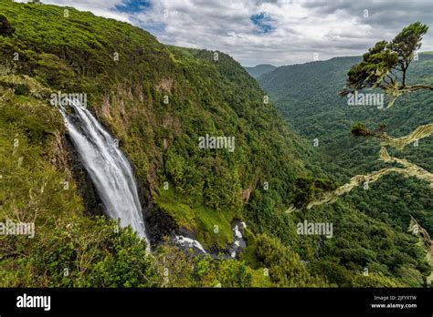 Karuru falls hi-res stock photography and images - Alamy