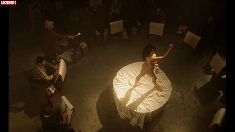 Estephania LeBaron Nua Em Perils In Nude Modeling