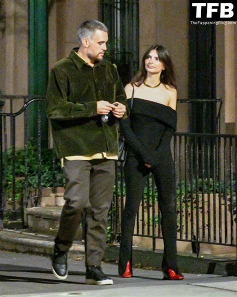 Emily Ratajkowski Page Nude Celebs The Fappening Forum