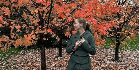 Катя Осадча поділилася знімками з осінньої прогулянки Києвом - фото