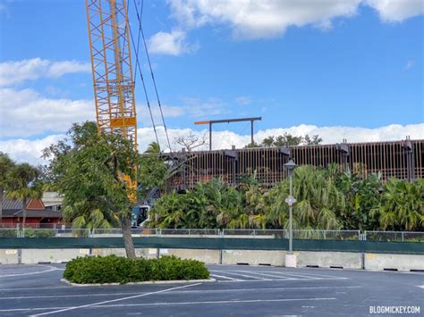 Installation Of New Crossbeams Begins At Disney S Polynesian Village Resort