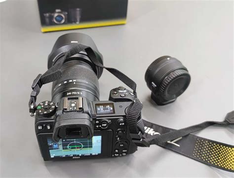 Nikon Z6 Kit z obiektywem Nikkor 24-70 f4 adapter FTZ z dodatk baterią ...