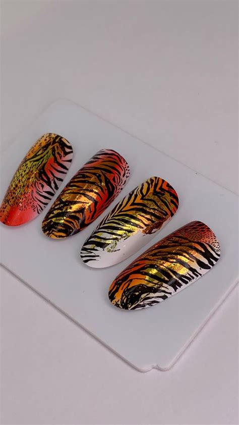 Аэрография на ногтях | Тигриные когти, Маникюр с животными, Маникюр с ...